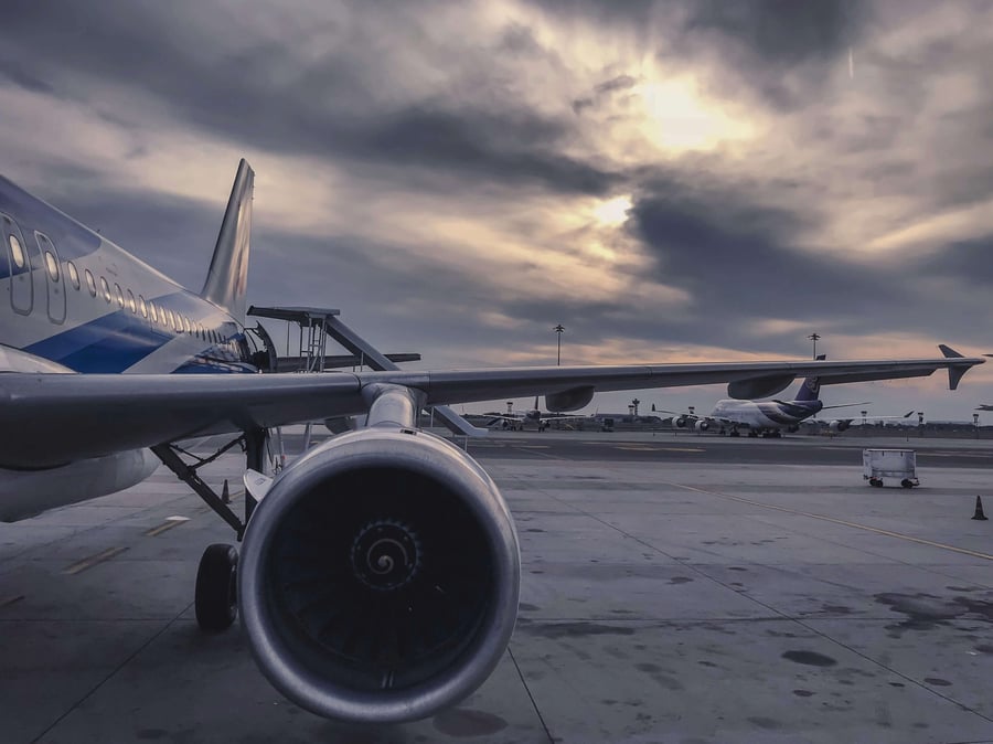 LORD AM-007 Low Profile Avionics Mount for Aerospace and Defense Applications